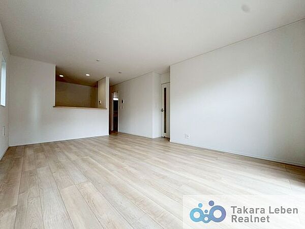 毎日のお食事やティータイム、読書やお昼寝など、なんでも受け入れてくれる自由で心地良いリビング。プライベートタイムの満足感を大きく高められる空間です。