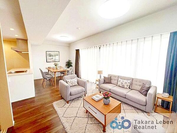 【本画像は室内にある家具をCGで消去したうえで、CGにて家具を配置した参考イメージです。実際の現況とは異なります。なお、家具は販売価格に含まれておりません。】