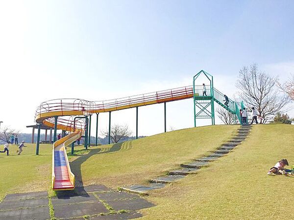 羽根地区公園 徒歩35分。 2500m