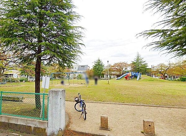 駅南二号公園 徒歩21分。 1500m