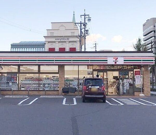 セブンイレブン長野南千歳店 徒歩3分。 210m