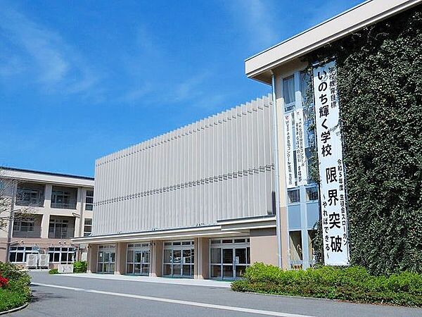 長野市立櫻ケ岡中学校 徒歩16分。 1200m