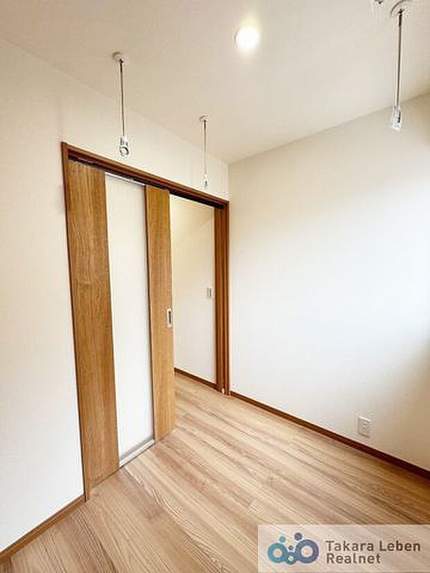 ランドリールーム。雨の日も安心してお洗濯可能です。