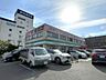 周辺：ファミリーマート 箕面船場店 1040m