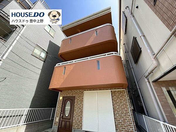 外壁塗装、高圧洗浄済み。新築のような美しさが甦った外観です。