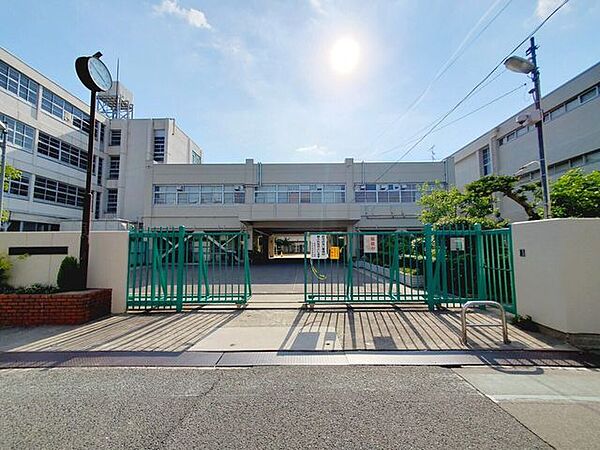 吹田市立第一中学校 630m