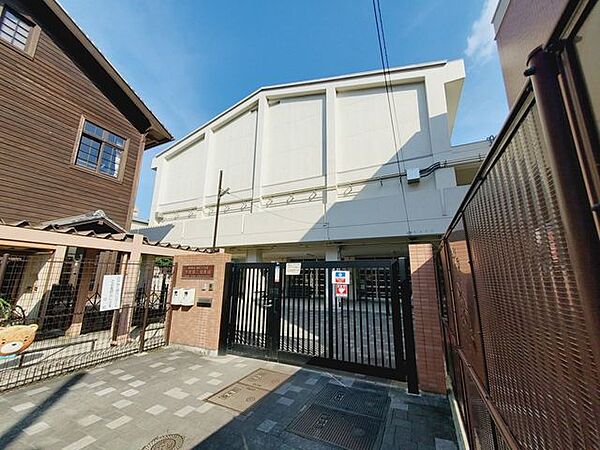 吹田市立認定こども園千里第二幼稚園 630m