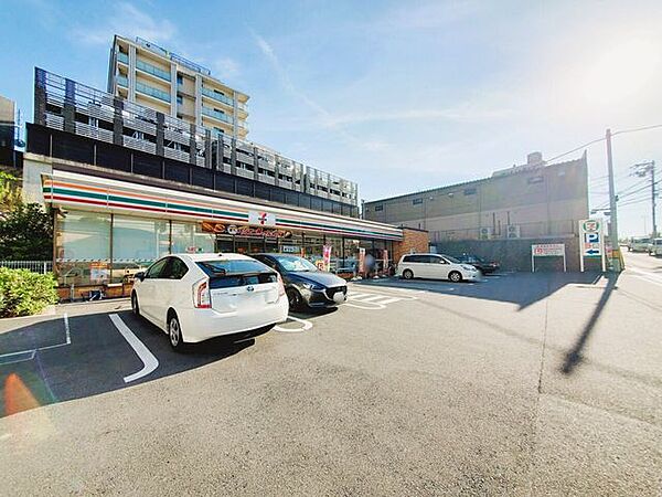 セブンイレブン吹田千里山西6丁目店 750m