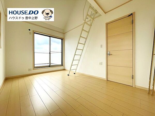 洋室1天井高2.5ｍ超えで解放感◎