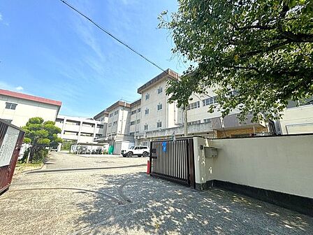 豊中市立東豊台小学校 340m
