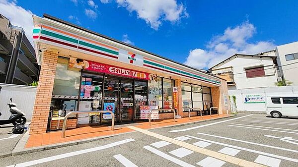 セブン-イレブン　豊中北桜塚4丁目店 570m