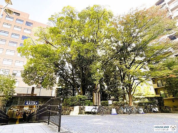 北大阪急行　緑地公園駅西口 440m
