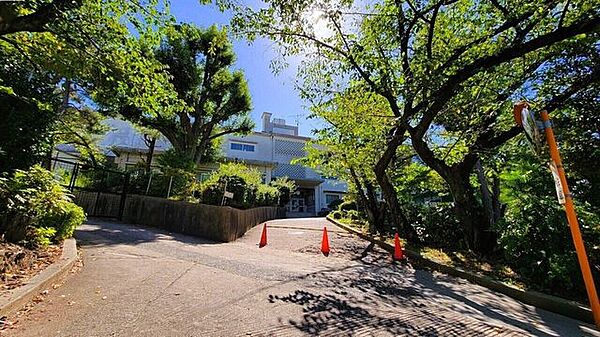 豊中市立上野小学校 630m