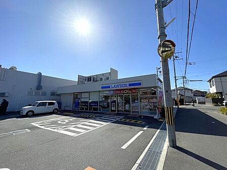 ローソン 箕面桜五丁目店 910m