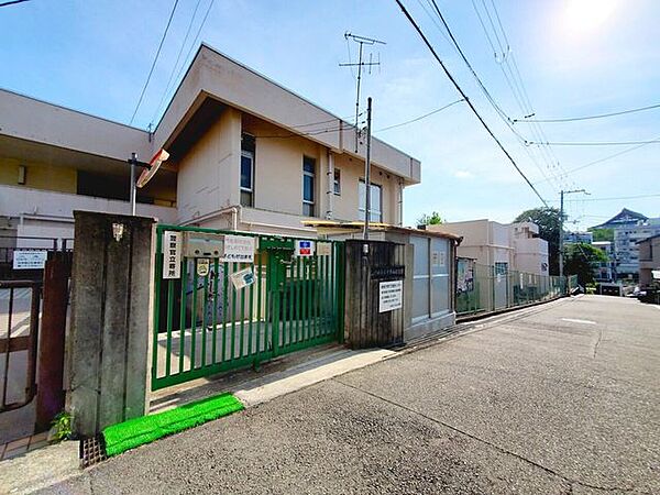 吹田市立千里山保育園 2420m