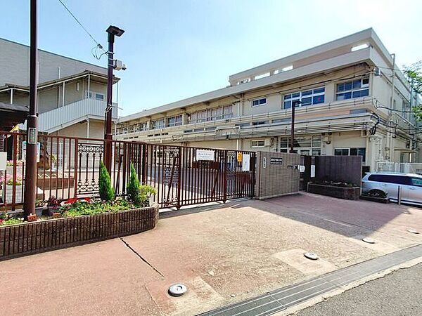 吹田市立千里第三小学校 2440m