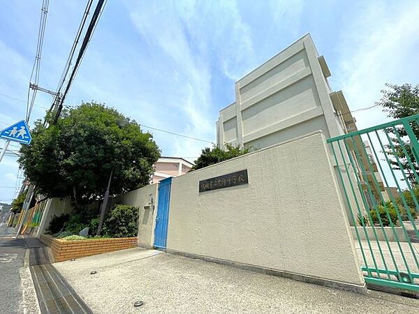 吹田市立豊津中学校 700m
