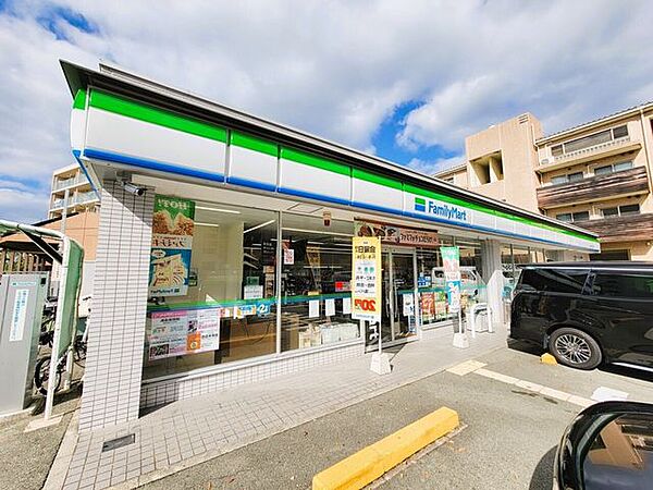 ファミリーマート　豊中上新田四丁目店 1130m