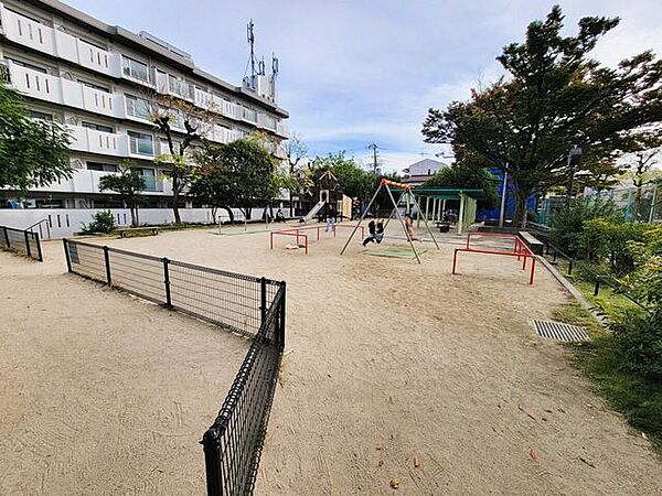長興寺南公園 410m