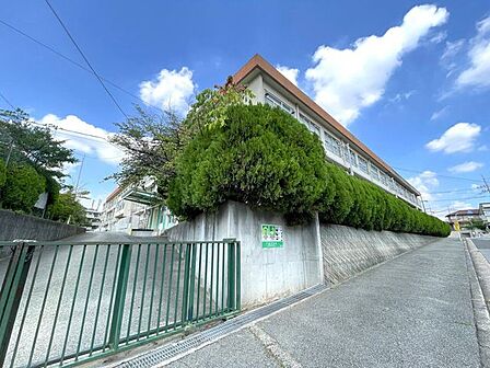 豊中市立少路小学校 420m