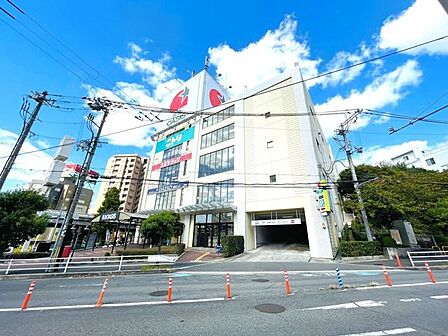 阪急オアシス千里山竹園店 230m