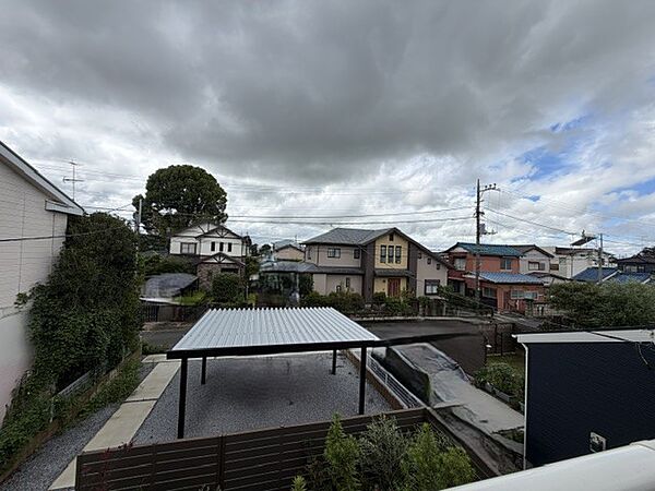 前面建物無、眺望・陽当たり良好（２階バルコニーから）