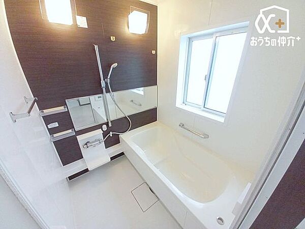 ～Bath～1日の疲れを洗い流すバスルーム。シャワー派の人もせっかくのゆったりバスタブの心地よさを味わってみては。きっと毎日、帰ってきてからの時間が一層楽しみになるはずです。