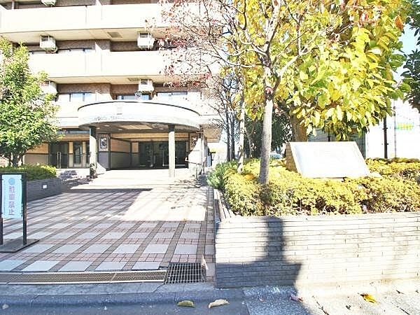 手入れの行き届いたエントランスです。ご帰宅の瞬間がより一層楽しみになるエントランスですね