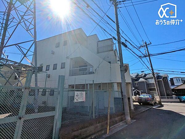 急行停車駅である「ひばりヶ丘」駅まで徒歩圏内。駅周辺には大型商業施設や飲食店が立ち並び、仕事帰りのお買い物や食事にも困りません。バス便も充実した利便性の高さが魅力です