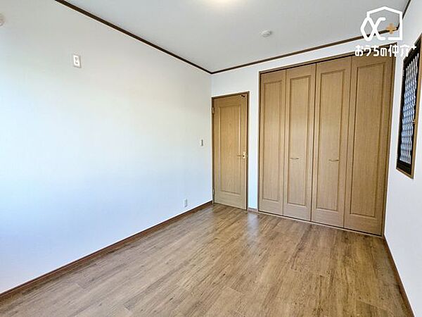 子供部屋としても十分な広さがあるお部屋です。家族個々の安らぎの空間を確保でき、プライベートなベッドルームは暮らす方の感性で造り上げたいものです。