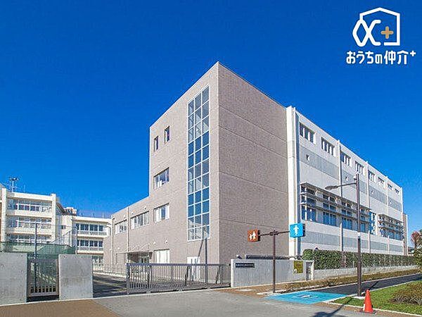 西東京市立保谷中学校 徒歩7分。昭和22年開校。生徒数535人(令和5年4月時点) 500m
