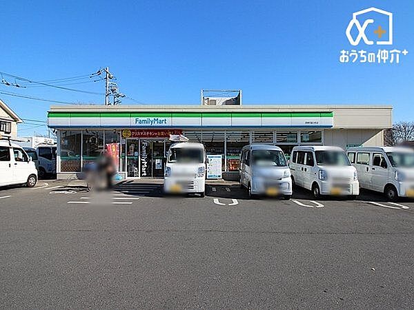ファミリーマート西東京富士町店 徒歩5分。伏見通り沿いに位置するコンビニです。24時間営業なので急なお買い物にも便利です。駐車場：あり 400m