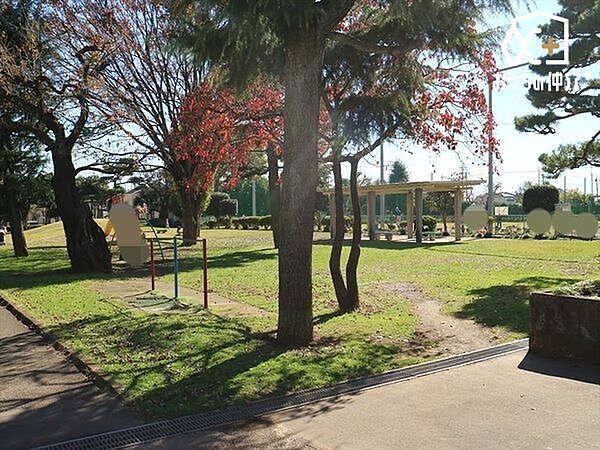 徒歩23分。【入間市運動公園】 車椅子対応の駐車場・入り口あり　入間市市民体育館 窓口時間8:30～21:30 1810m