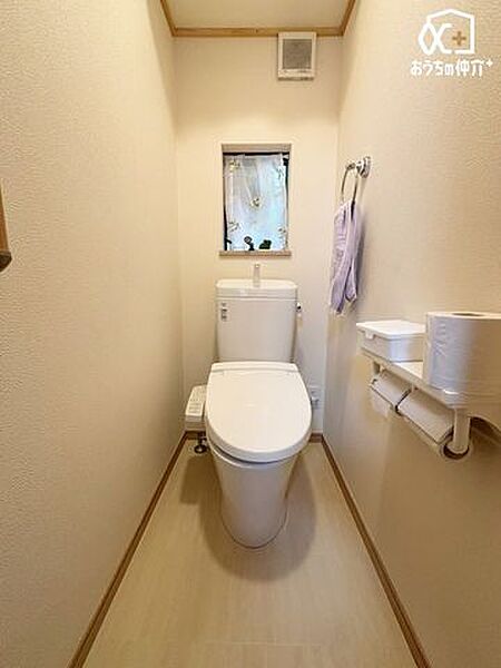 清潔感のあるシンプルなトイレです。