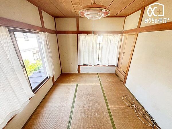 リラックス効果のある「和室」にはたくさんのメリットが！横になってくつろいだり、洗濯物を畳んだり、来客があってもお布団を敷けば客間として使え、幅広い用途で使えるので重宝しそうですね。
