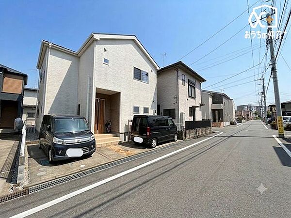 前面道路含む外観の様子