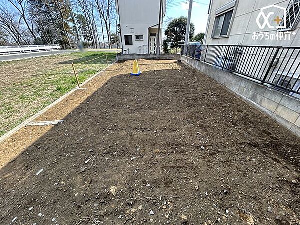 確定測量済み、現況更地