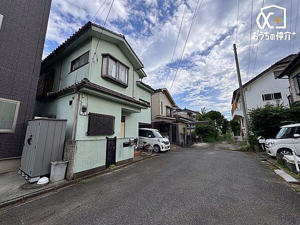 行き止まり道路につき車の通り抜けなく閑静な住宅地