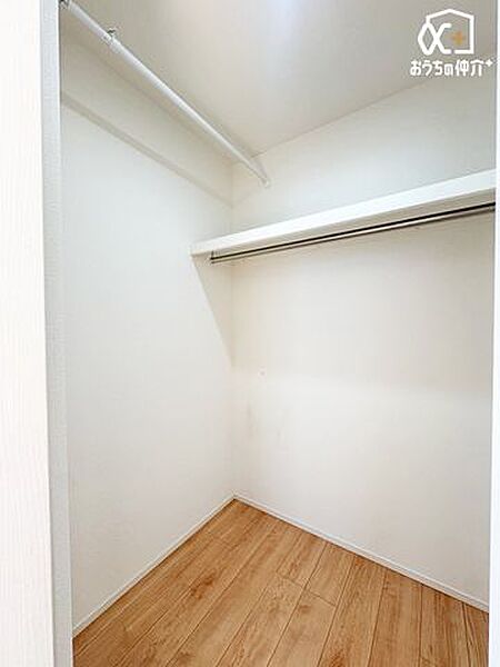 散らかりがちな子育て世帯も安心。大型クローゼットや玄関収納で、家中すっきり片付く暮らしが叶います。