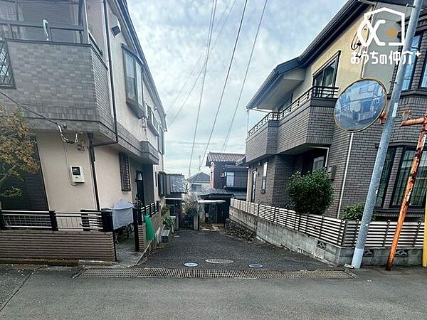 南側接道部分を含めた現地の様子です