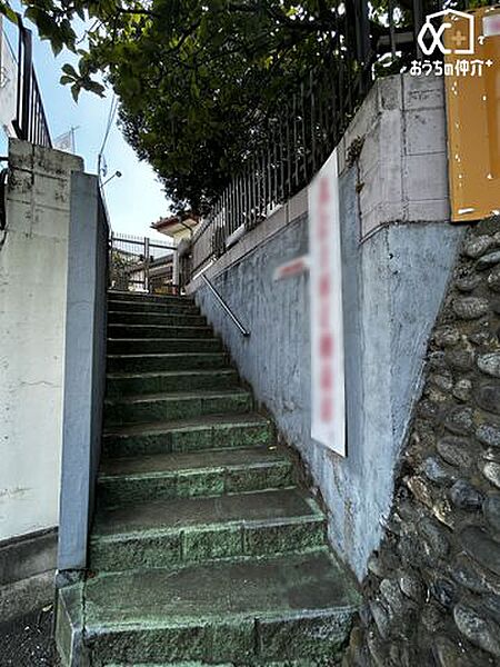 接道から見た現地の様子です