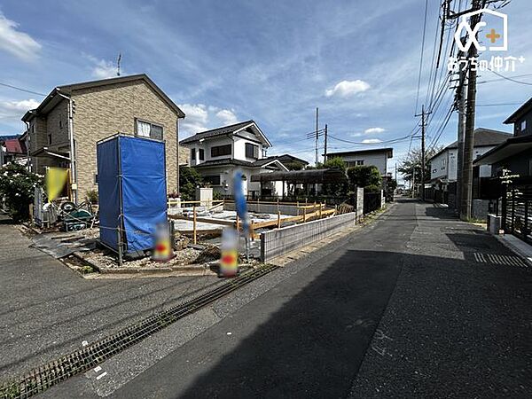 車通りの少ない前面道路です