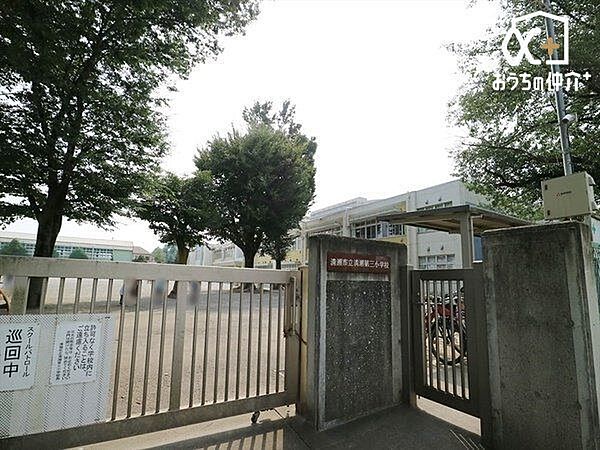 清瀬市立清瀬第三小学校 徒歩9分。【通学　区域】竹丘1丁目～2丁目、竹丘3丁目（2番、10番41～53号、11～14番）、梅園1丁目（4番） 710m