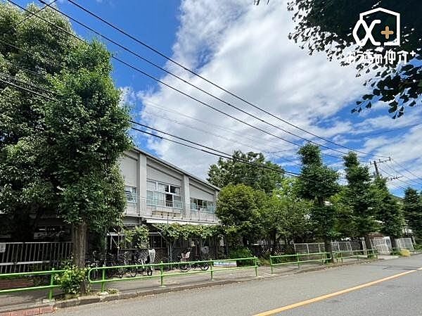 下里しおん保育園 徒歩9分。保育者と園児が日常の中で ヤギを飼育し、野菜を育てる保育園 720m