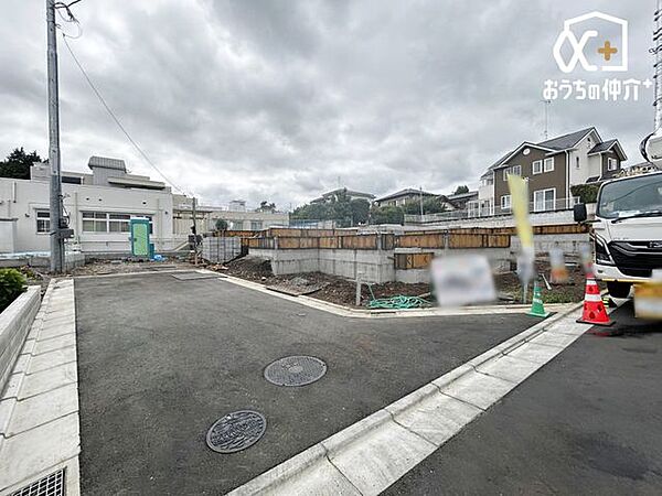南側接道を含む現地の様子です