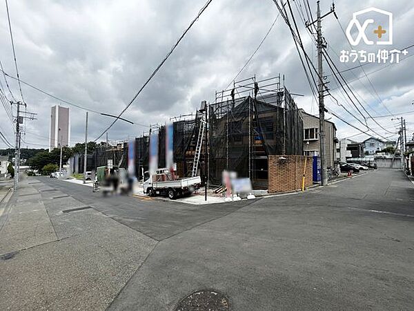 車通りの少ない前面道路です