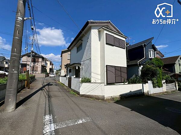 車通りの少ない前面道路です