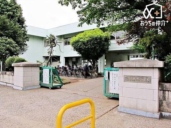 所沢市立北秋津小学校 徒歩9分。開発が進む所沢の人気な北秋津エリアの小学校でございます。 生徒数も多いです！ 720m