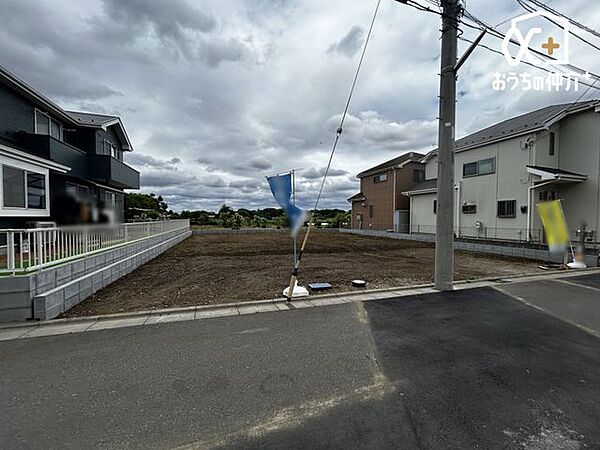 西側5.0ｍ公道に接しており東側は空き地につき日当たり良好です