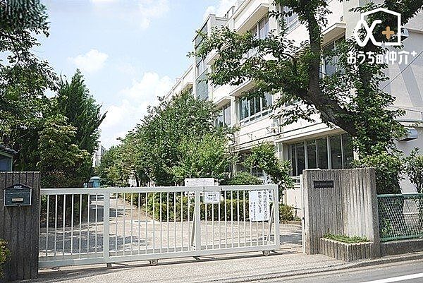 清瀬市立清瀬第三中学校 徒歩13分。【通学　区域】旭が丘1-6丁目、下宿1-3丁目、下清戸1・3丁目の一部、下清戸2丁目、4丁目、5丁目、中里5・6丁目一部 1040m